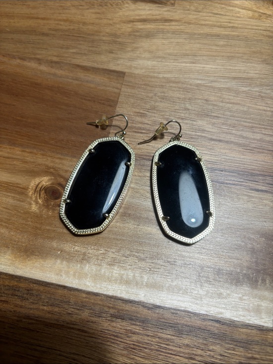 Kendra Scott Jewelry - Kendra Scott Black and Gold Elongated Drop Earrings